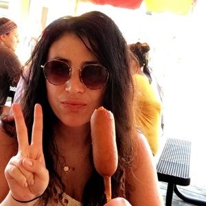 Meet your Posher, Abbie